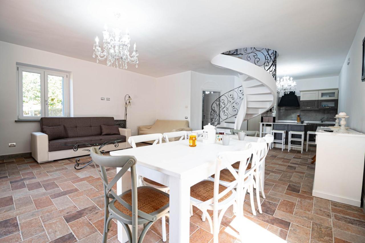 Luxury Villa Arianna Tarano Exterior photo
